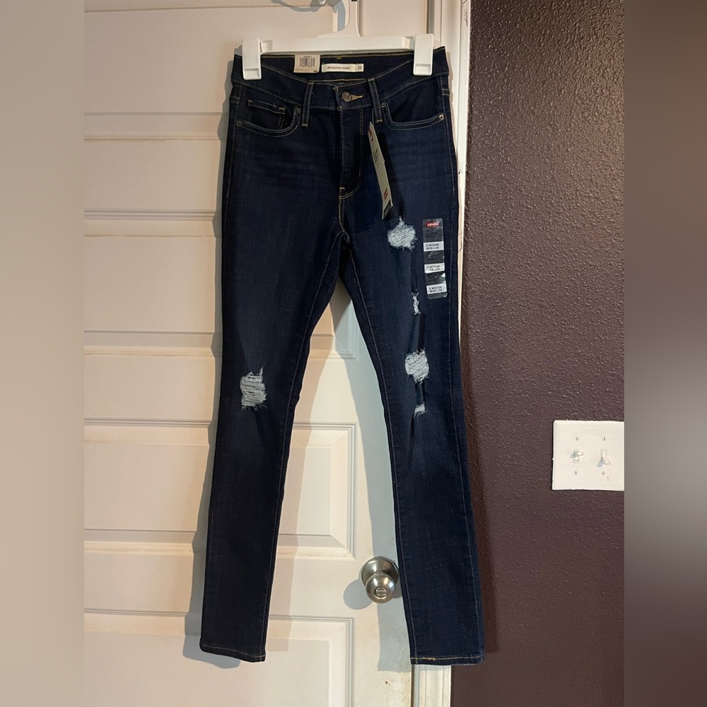 NWT Levi’s size 2 jeans